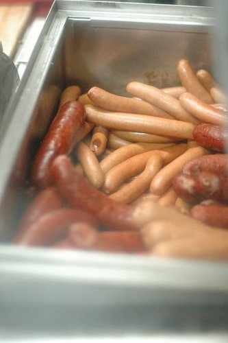 These hot dogs and sausages are waiting for you to order them.
These hot dogs and sausages are waiting for you to order them.