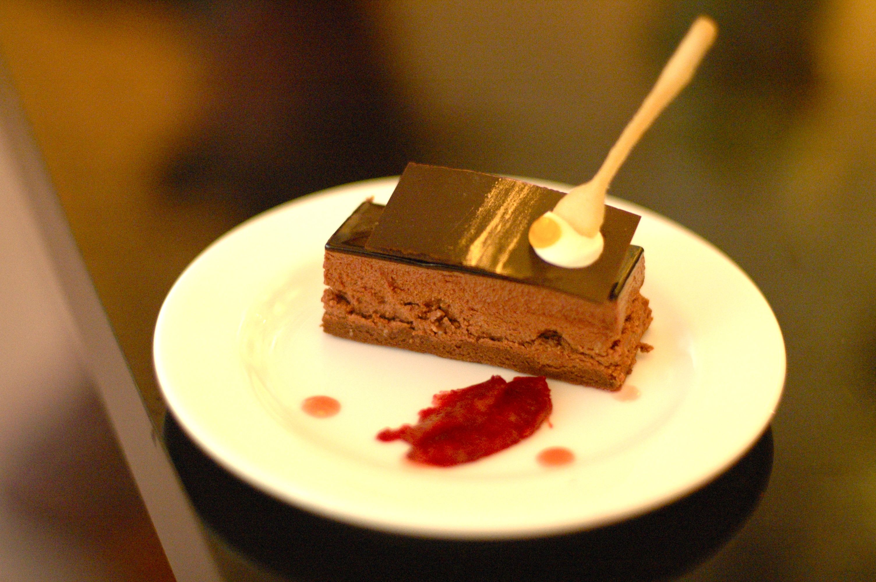 John Hui's delicate cake John Hui's delicate cake