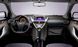 Toyota IQ Revealed at Geneva Auto Show