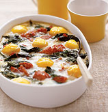 Fast & Easy Dinner: Baked Eggs with Spinach and Tomatoes