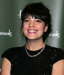 Lily Allen Suffers a Miscarriage