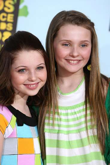 Abigail Breslin and pal Sammi Hanratty at Nickelodeon Kids' Choice Awards. Abigail Breslin and pal Sammi Hanratty at Nickelodeon Kids' Choice Awards.