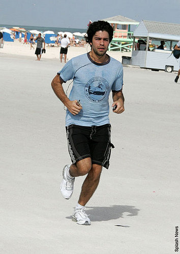 Entourage begins filming Season 5 in Hawaii next week!!! 
