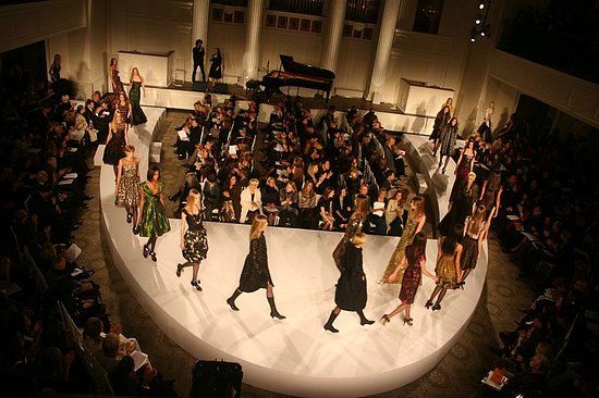 Backstage At Oscar De La Renta Fall Winter 2008 Fashion Show Backstage At Oscar De La Renta Fall Winter 2008 Fashion Show