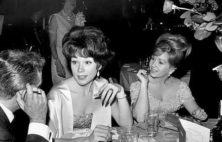 Shirley MacLaine and Debbie Reynolds, 1964 Shirley MacLaine and Debbie Reynolds, 1964