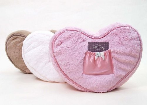 Lil Find: Little Giraffe Tooth Fairy Pillows 
