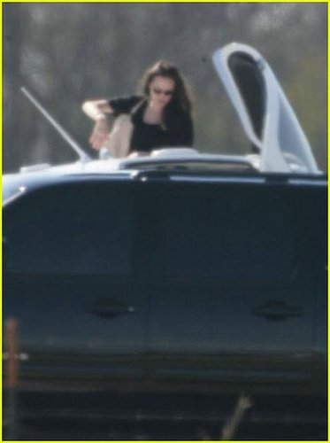  Pregnant Angelina Jolie is Flying High