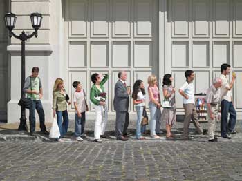 The How-To Lounge: Avoiding Lines