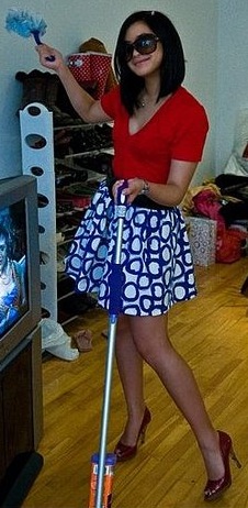 Look of the Day: Stepford Wife 