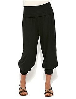 Style Glossary: Harem Pants 