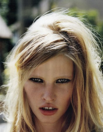 Girls on Film: Lara Stone, i-D, November '08 Girls on Film: Lara Stone, i-D, November '08