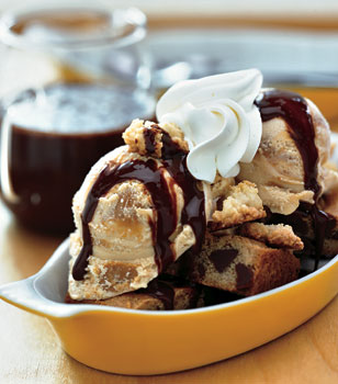 7 Sophisticated Ice Cream Sundae Recipes 7 Sophisticated Ice Cream Sundae Recipes