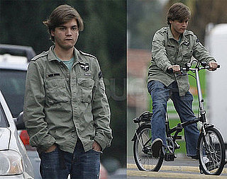 Photos of Emile Hirsch Riding a Bicycle With His Girlfriend in LA