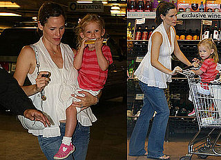 Photos of Probably Pregnant Jennifer Garner with Violet At Whole Foods