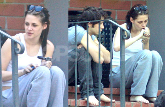 Photos of Kristen Stewart Smoking Pot Photos of Kristen Stewart Smoking Pot