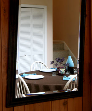 Diet Tip: Hang Mirrors Where You Eat