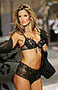 VS Angel Alessandra Ambrosio Struts Her Post-Baby Bod 2008-11-21 03:30:00