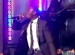 Akon Gets Groped! Akon Gets Groped!