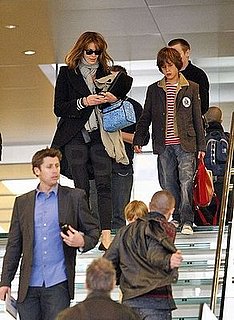 Elle Macpherson and Sons at London's Apple Store: Love the Store, Hate the Stairs