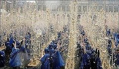 Daily Tech: Students Break Mentos and Coke World Record 
