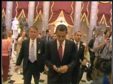 Barack Obama Upgrades His Cell Phone From a BlackBerry to an iPhone