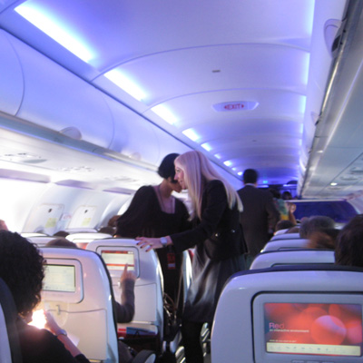 Cruisin' Up to 35,000 Feet — Let the Net Surfing Begin Cruisin' Up to 35,000 Feet — Let the Net Surfing Begin