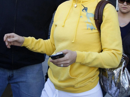 Match the Celeb With the Cell Phone Match the Celeb With the Cell Phone