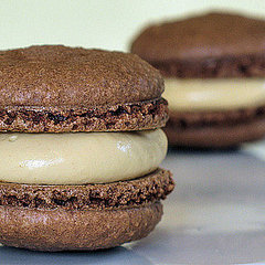 Yummy Link: Chocolate Macaroons With Caramel Cream Yummy Link: Chocolate Macaroons With Caramel Cream