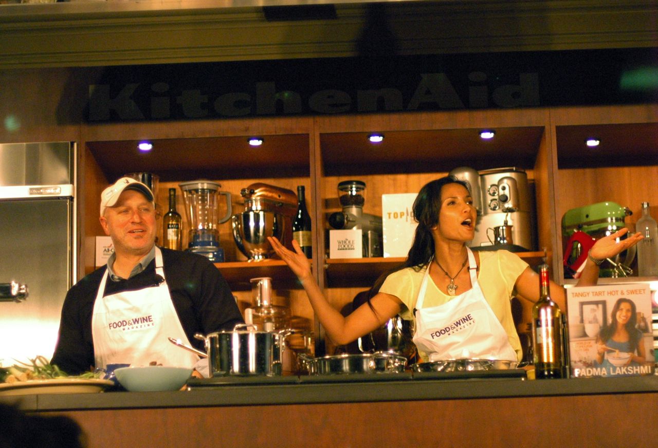 Tom and Padma getting flirtatious. Tom and Padma getting flirtatious.