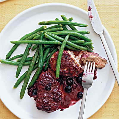 Pan-Fried Pork With Blueberries Pan-Fried Pork With Blueberries
