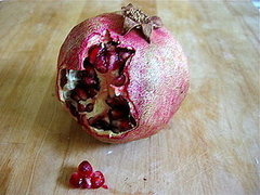 Do You Eat the Seeds of Pomegranates?