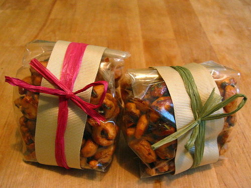 12 Days of Edible Gifts: Smoky Cashews