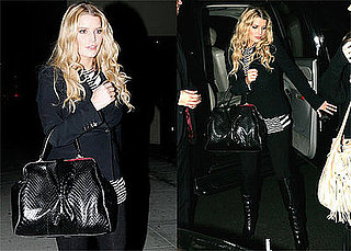 Jessica Takes a Dinner Break From Aunt and Sister Duties