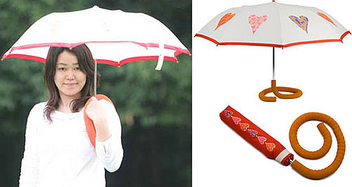 Hands-Free Umbrella Makes Rainy Dog Walks Easy  