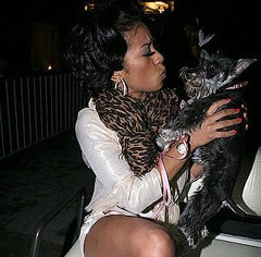 Keyshia Cole Shows Some Schnauzer Love! Keyshia Cole Shows Some Schnauzer Love!