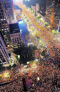 80,000 Protest Beef in South Korea