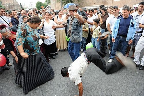 Rome Begins Gypsy Census Without Fingerprints