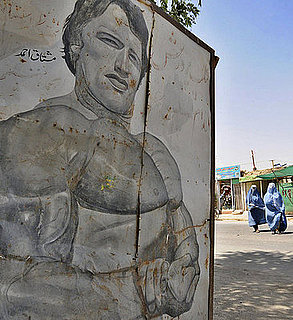 Arnold Schwarzenegger Threatens Minimum Wage for State Workers