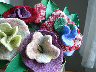 Lil Links: Felt Flowers Make Love Bloom on Valentine's Day