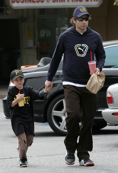 David and Kit Duchovny looked fruitfully happy in Malibu. David and Kit Duchovny looked fruitfully happy in Malibu.