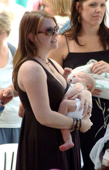 Melissa Joan Hart took both of her boys to the Studio City farmers market. Melissa Joan Hart took both of her boys to the Studio City farmers market.