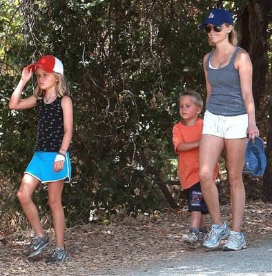Reese and Her Kids Get Their Hike On