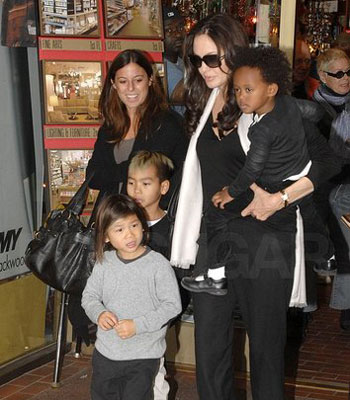The Jolie-Pitt Brood Takes on Manhattan The Jolie-Pitt Brood Takes on Manhattan