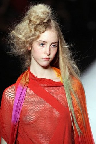Issey Miyake Spring 08 Fashion Show Issey Miyake Spring 08 Fashion Show