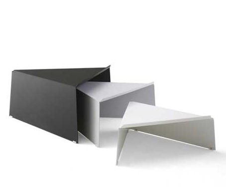 Low tables
Design Stephen Burks (2007) Low tables
Design Stephen Burks (2007)