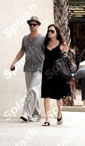 Brad and Angelina - Mission: Toys R Us!
