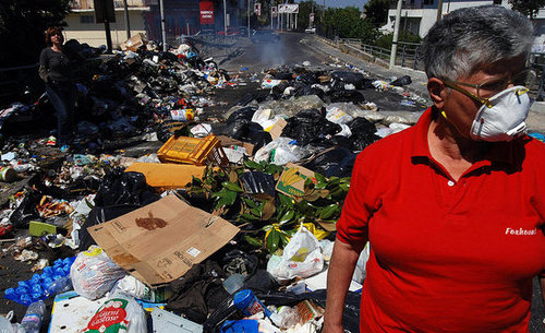 Who's More Trashy: Naples vs. San Francisco