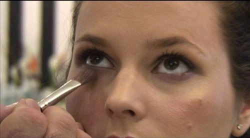 Step Five: Line the Eyes Step Five: Line the Eyes
