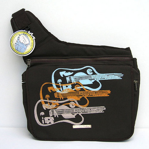 Down-to-Earth Diaper Bags for Dads 