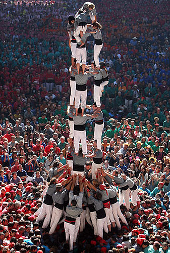 Castells Competition Builds Human Castles in the Sky 